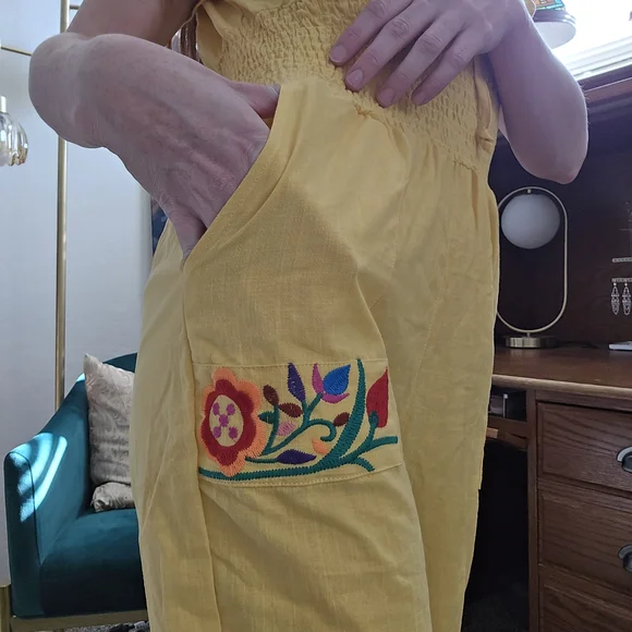Women's Floral Embroidered Jumpsuit | Casual, Short Sleeves, Pockets! ✨️ - Picture 4 of 10